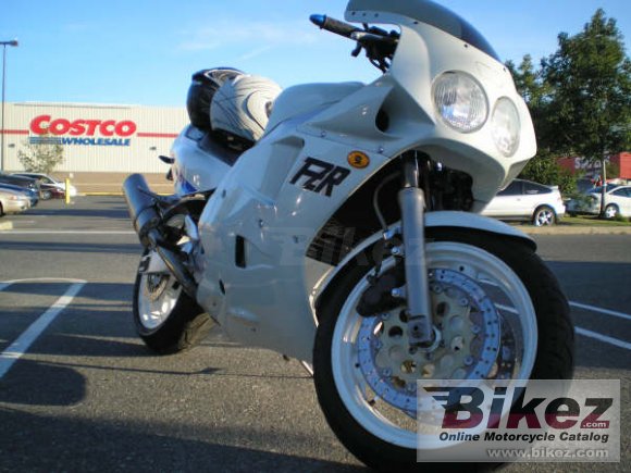 1989 Yamaha FZR 1000 photo